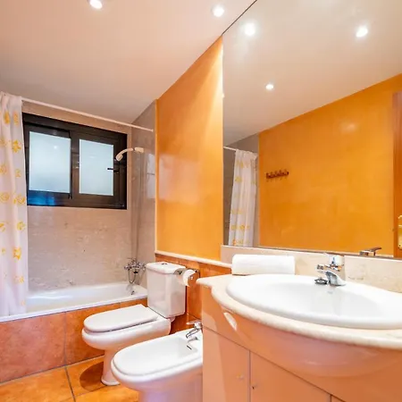Homeholidaysrentals Adara Apartmán *